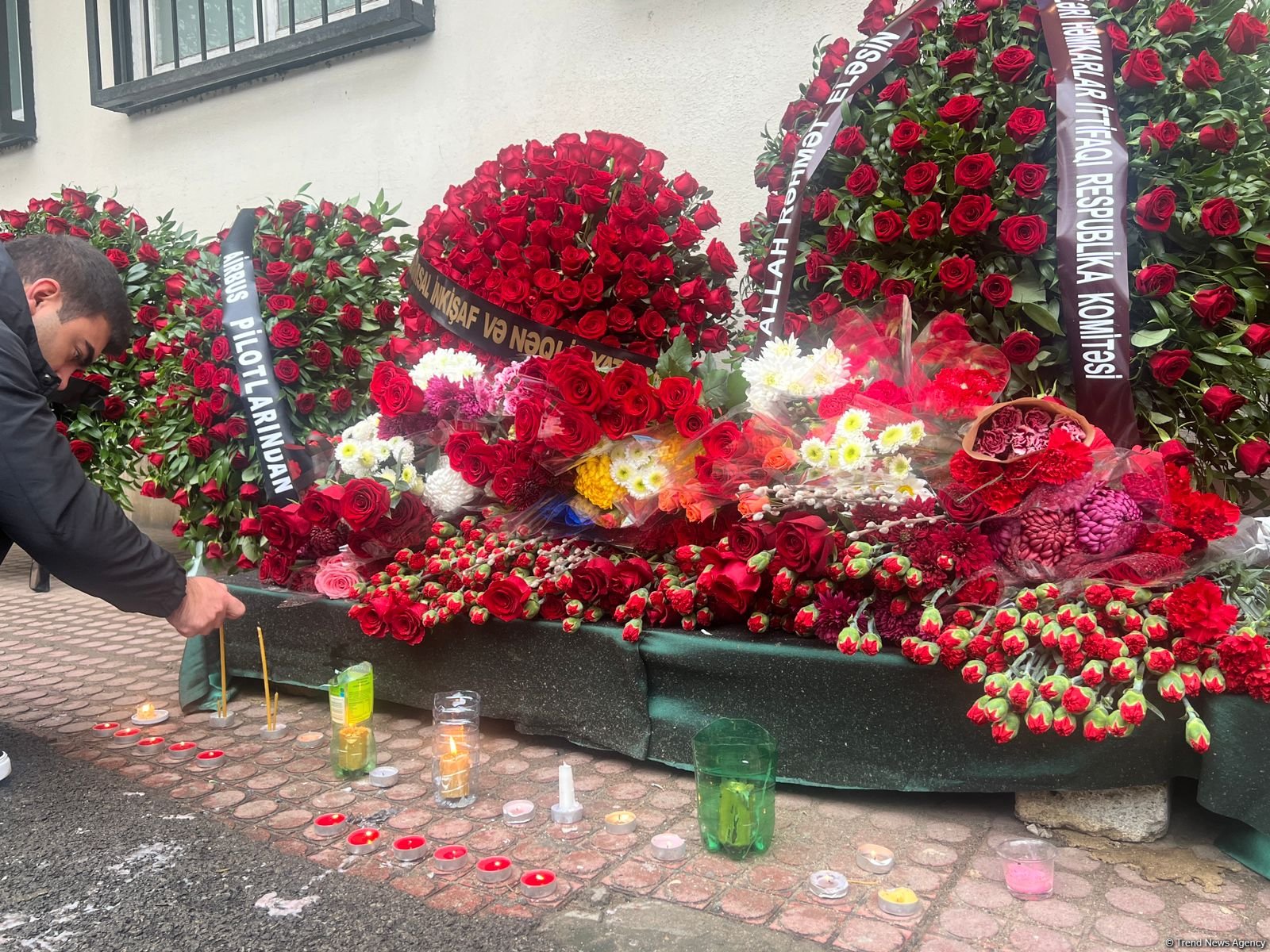 Azerbaijan's Baku honors memory of fallen AZAL pilot crashed in Aktau (PHOTO)