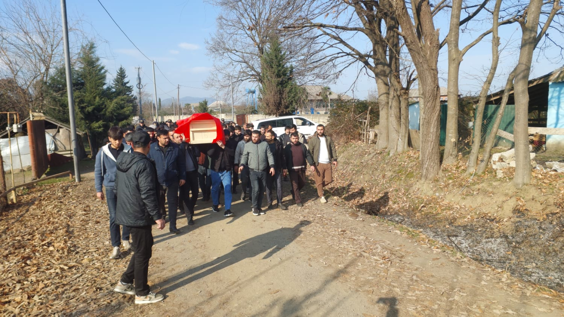 Погибший в авиакатастрофе Анар Бабаев похоронен в Астаре