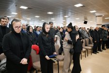 Президент Ильхам Алиев и Первая леди Мехрибан Алиева приняли участие в церемонии прощания с членами экипажа, погибшими в авиакатастрофе (ФОТО/ВИДЕО)