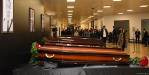 В Баку состоялась церемония прощания с членами экипажа, погибшими при крушении самолета AZAL (ФОТО)