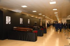 В Баку состоялась церемония прощания с членами экипажа, погибшими при крушении самолета AZAL (ФОТО)