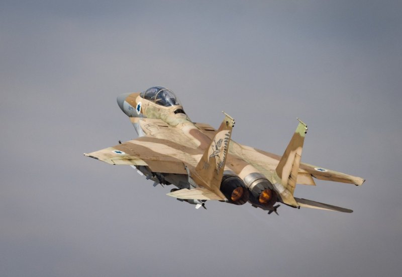 Israeli army strikes targets in Tehran