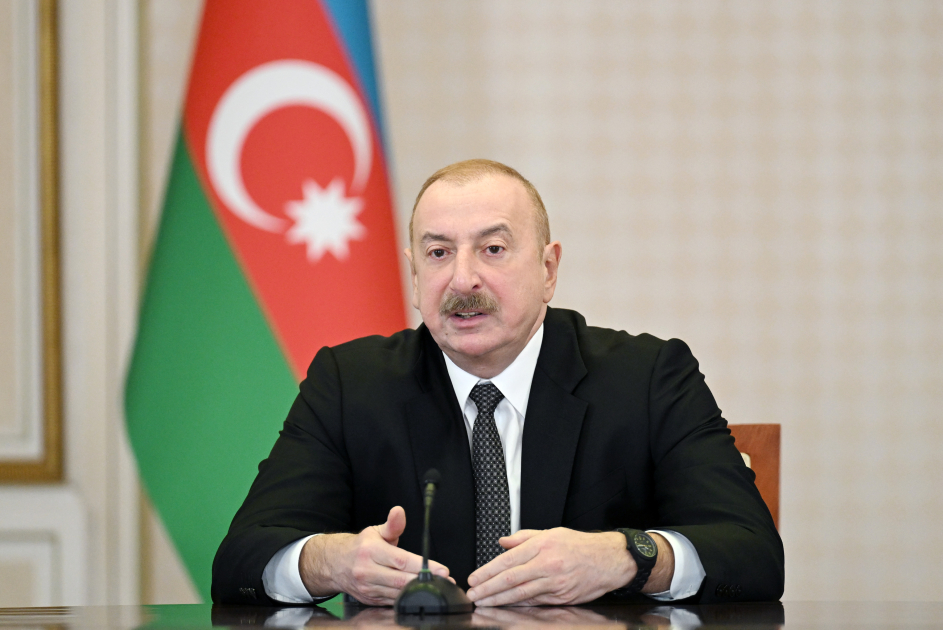 Президент Ильхам Алиев встретился с членами семей погибшего в авиакатастрофе экипажа и выжившими бортпроводниками (ВИДЕО/ФОТО)