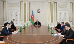 Президент Ильхам Алиев встретился с членами семей погибшего в авиакатастрофе экипажа и выжившими бортпроводниками (ВИДЕО/ФОТО)