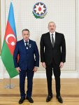 Президент Ильхам Алиев встретился с членами семей погибшего в авиакатастрофе экипажа и выжившими бортпроводниками (ВИДЕО/ФОТО)
