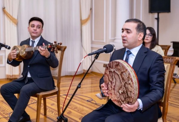 Слушай азербайджанский мугам и наслаждайся картинами (ФОТО)