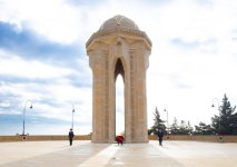 Сотрудники СГБ Азербайджана посетили Аллею шехидов (ФОТО)
