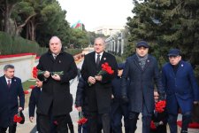 Азербайджанский народ чтит светлую память жертв трагедии 20 Января (ФОТО)