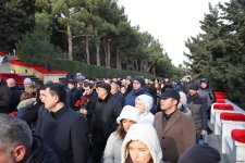 Азербайджанский народ чтит светлую память жертв трагедии 20 Января (ФОТО)