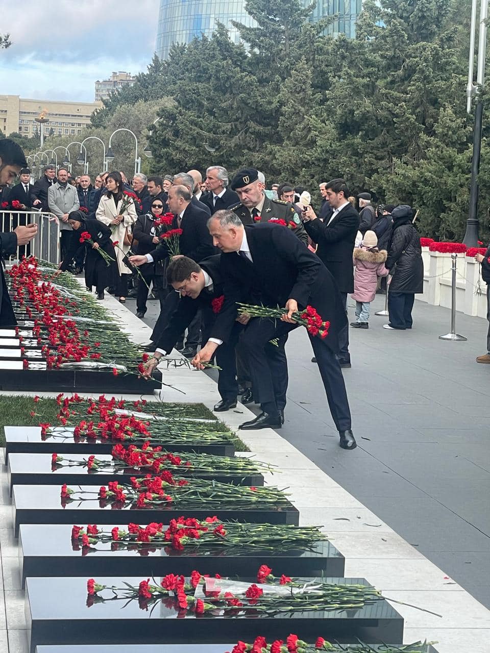 Посол Грузии в Азербайджане почтил память шехидов трагедии 20 января (ФОТО)