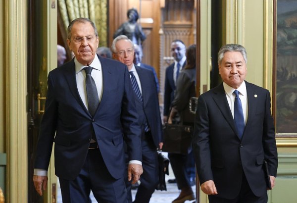 Kyrgyz, Russian FMs brainstorm political dialogue development