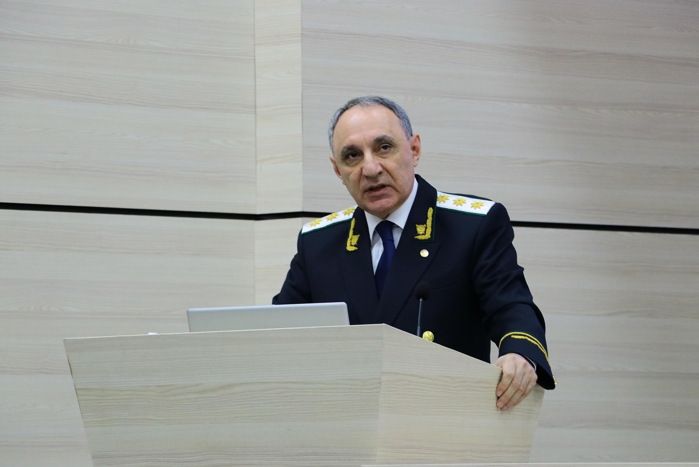 В прошлом году органами прокуратуры Азербайджана было обеспечено возмещение ущерба на сумму более 75 млн манатов - Кямран Алиев