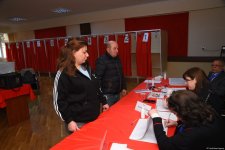 Baku's Nasimi, Sabail districts see more voters in Azerbaijan's municipal election (PHOTO)