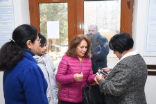 Процесс голосования на муниципальных выборах в Азербайджане продолжается - Фоторепортаж