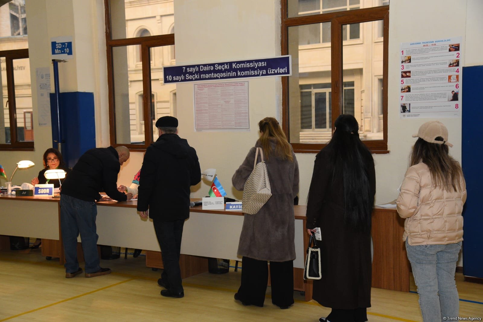 В Сабаильском районе Баку с утра наблюдается активность избирателей на муниципальных выборах (ФОТО)
