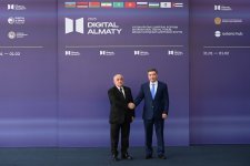 Премьер-министр Али Асадов принял участие в международном цифровом форуме Digital Almaty 2025 (ФОТО)