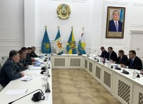 Azerbaijan, Kazakhstan brainstorm military cooperation issues (PHOTO)