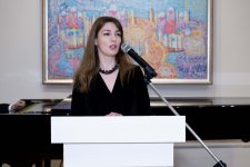 На крыльях мечты Сируса Мирзазаде - женские портреты на фоне интерьеров и пейзажей (ФОТО)