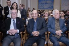 На крыльях мечты Сируса Мирзазаде - женские портреты на фоне интерьеров и пейзажей (ФОТО)