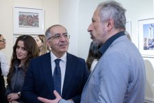 На крыльях мечты Сируса Мирзазаде - женские портреты на фоне интерьеров и пейзажей (ФОТО)