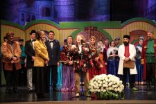 85-летний юбилей Джаннет Селимовой отметили спектаклем "Не та, так эта" (ФОТО)
