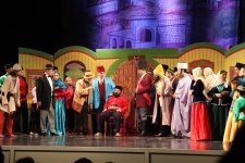 85-летний юбилей Джаннет Селимовой отметили спектаклем "Не та, так эта" (ФОТО)