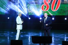 В Баку состоялся торжественный концерт в честь 80-летия Полада Бюльбюльоглу с участием именитых артистов (ФОТО)