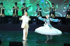 В Баку состоялся торжественный концерт в честь 80-летия Полада Бюльбюльоглу с участием именитых артистов (ФОТО)