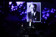 В Баку состоялся торжественный концерт в честь 80-летия Полада Бюльбюльоглу с участием именитых артистов (ФОТО)