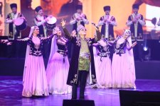 В Баку состоялся торжественный концерт в честь 80-летия Полада Бюльбюльоглу с участием именитых артистов (ФОТО)