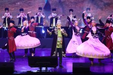 В Баку состоялся торжественный концерт в честь 80-летия Полада Бюльбюльоглу с участием именитых артистов (ФОТО)