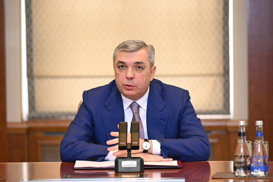 Самир Нуриев представил коллективу нового министра финансов Азербайджана (ФОТО)