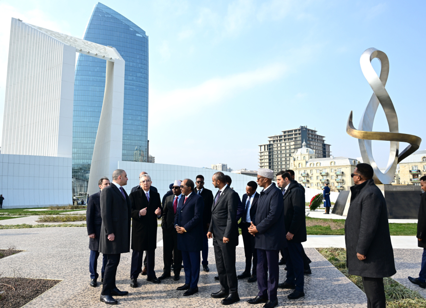 Somali President visits Victory Park in Azerbaijan's Baku (PHOTO)
