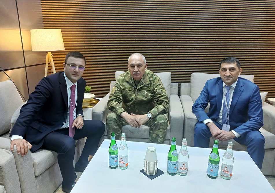 Azerbaijan, UAE kicking tires on military-technical cowork prospects in Abu Dhabi (PHOTO)