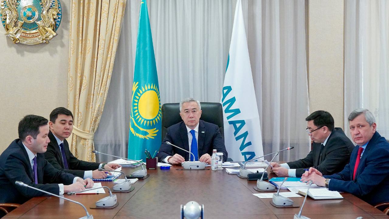 Kazakhstan strengthens economy as part of special roadmap