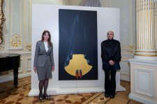 Айдан Салахова подарила картину "Пустота" Национальному музею искусств Азербайджана (ФОТО)