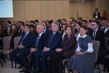 В Баку состоялся форум "Взгляд в будущее: Укрепление суверенитета в условиях новых реалий" (ФОТО)