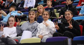 В Баку стартовал Кубок мира по прыжкам на батуте и тамблингу (ФОТО)