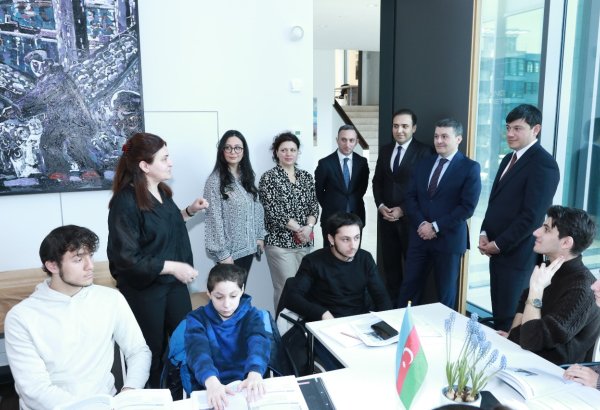 Председатель Госкомитета по работе с диаспорой Азербайджана посетил Дом культуры "Хары Бюльбюль" в Берлине (ФОТО)