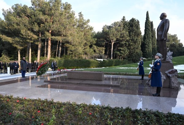 President of Guinea-Bissau pays tribute to National Leader Heydar Aliyev (PHOTO)