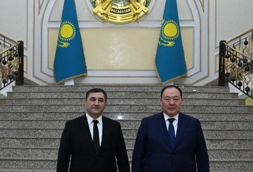 Казахстан и Азербайджан нацелены на развитие гуманитарных и политических связей