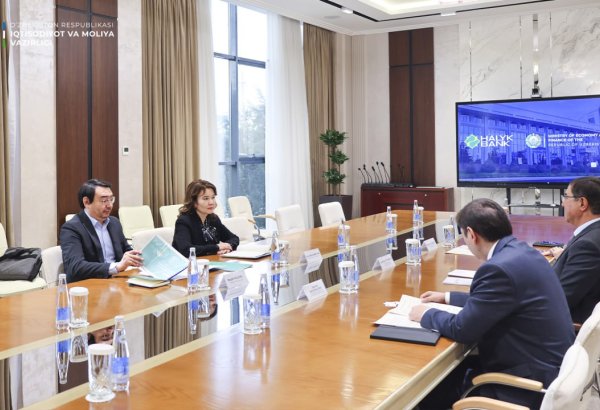 Uzbekistan, Kazakhstan discuss expanding co-op in banking and investment