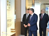 Премьер-министр Казахстана посетил Центр Гейдара Алиева в Баку (ФОТО)