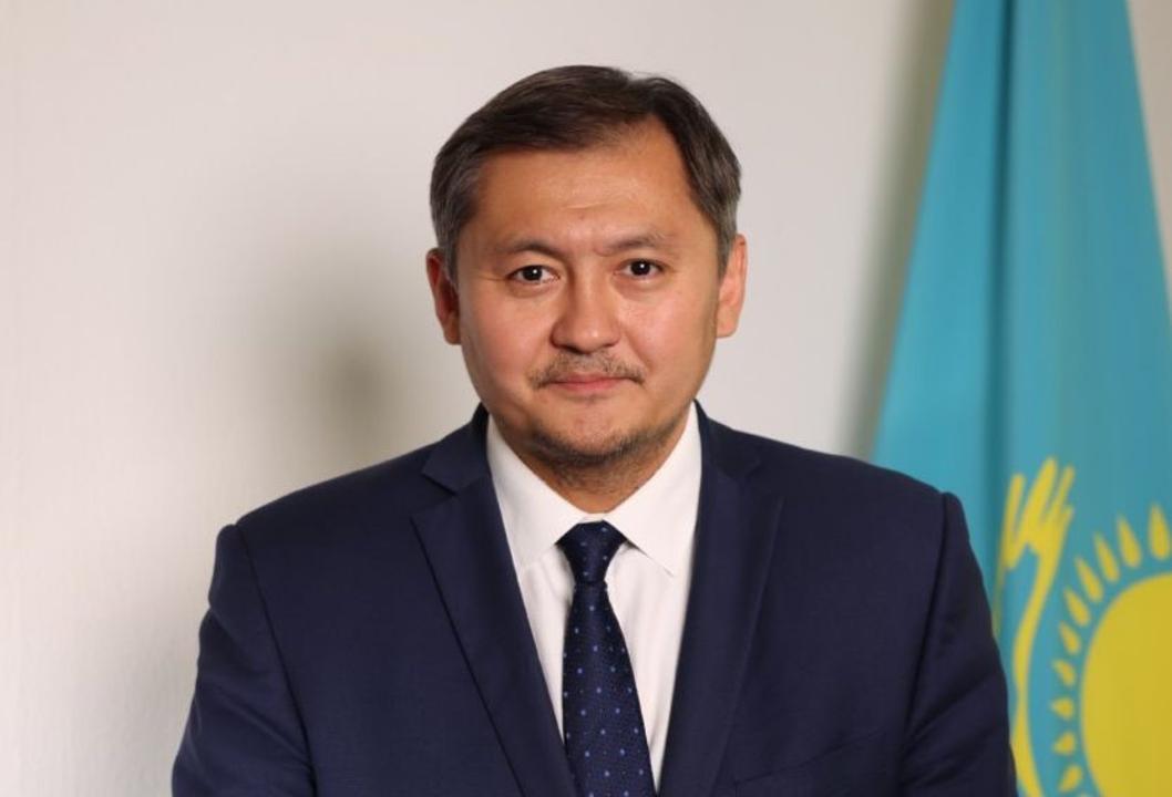 Казахстан укрепляет научные связи с Азербайджаном