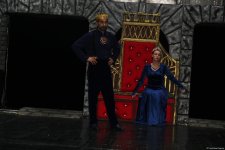 Баку в преддверии грандиозной премьеры "Гамлета" – занавес "Сад земных наслаждений" и величина Эйнштейна (ФОТО)