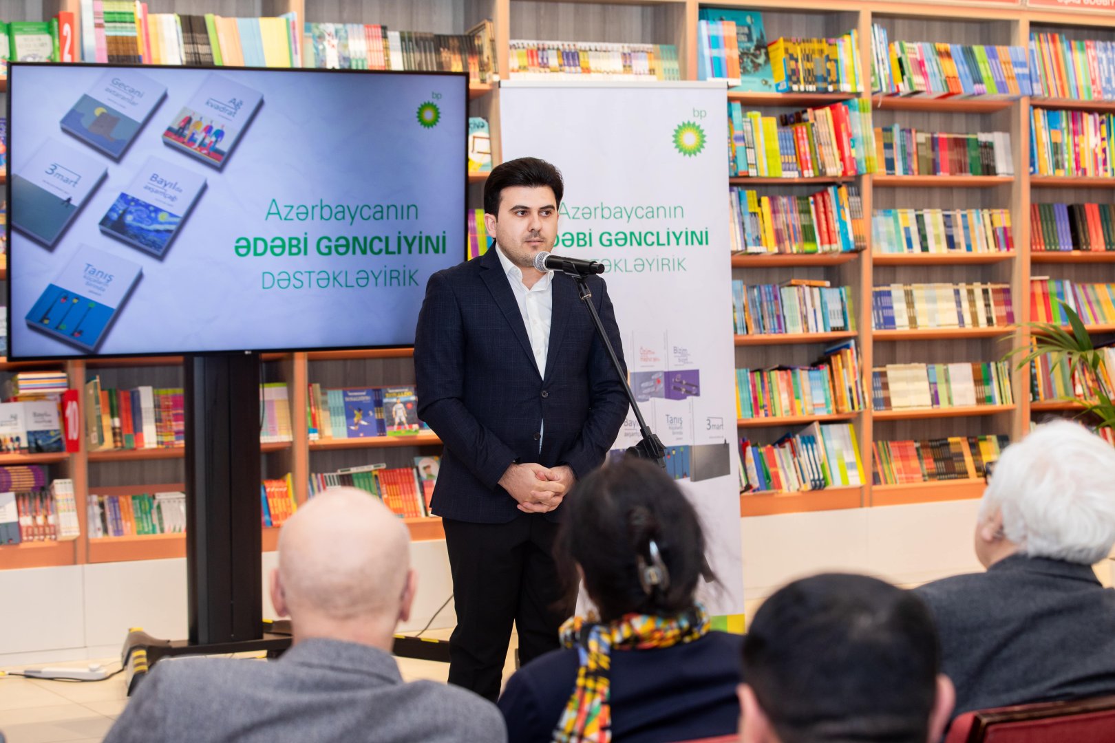 bp presents books of Azerbaijan’s contemporary literature representatives (PHOTO)