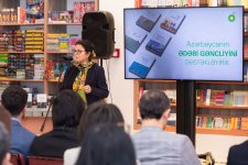 bp presents books of Azerbaijan’s contemporary literature representatives (PHOTO)