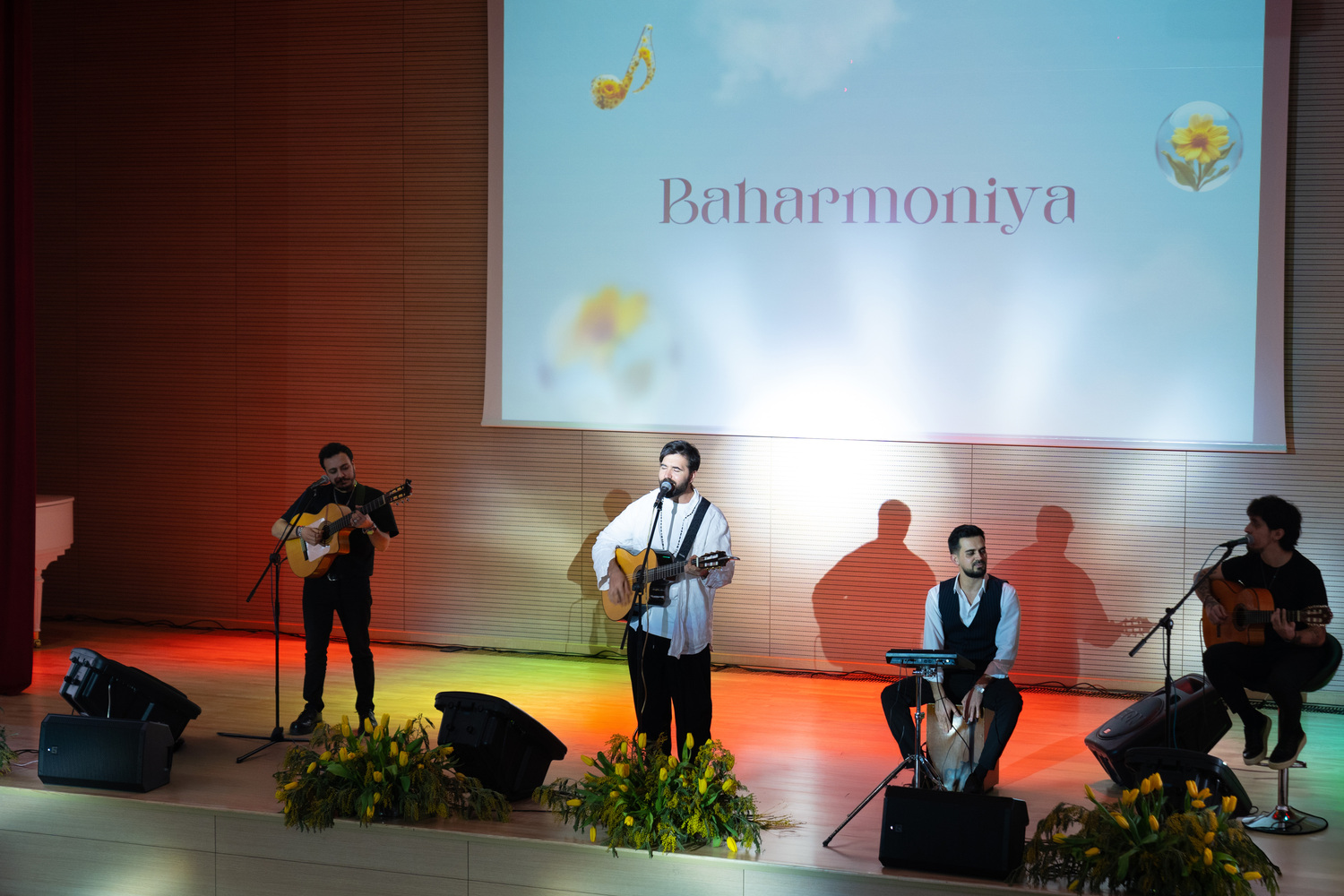 В Yelo Bank прошел музыкальный вечер для женщин (ФОТО)