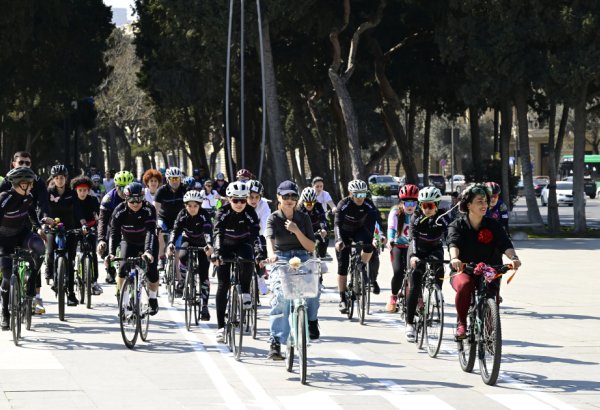 Heydar Aliyev Foundation VP Leyla Aliyeva participates in bicycle ride in Baku on occasion of International Women's Day (PHOTO)