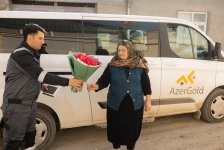 ЗАО “AzerGold” посетил матерей шехидов с Международным женским днем (ФОТО)